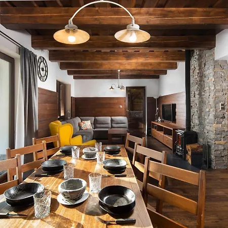 Apartment Aram Kubinska Hola *