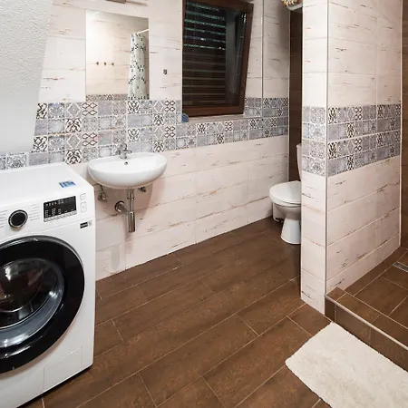 Aram Kubínska Hoľa *