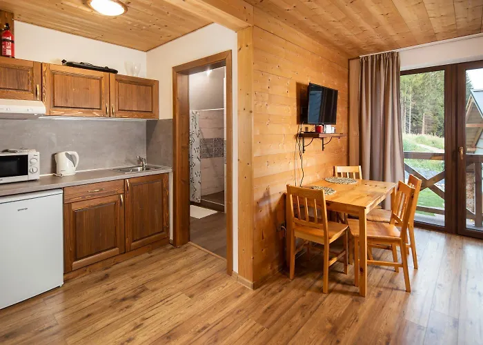 Aram Kubinska Hola 돌니 쿠빈