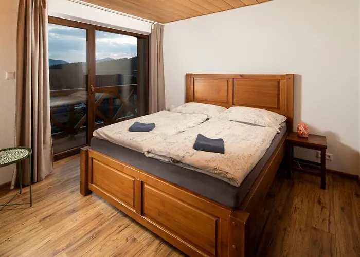 Aram Kubinska Hola 아파트